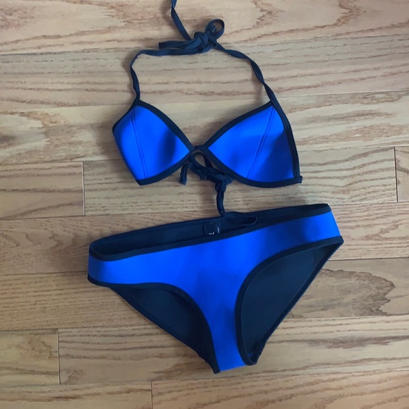 Blue Triangl Swim set size S top Size L bottom - Picture 1 of 4